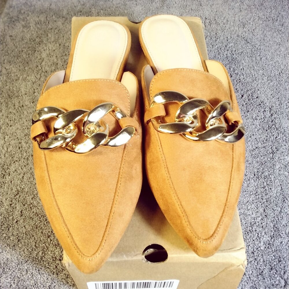 🥿 Juliet Holy Womens Size 6 Camel Suede Loafers Gold Chain Pointed Toe Mules
